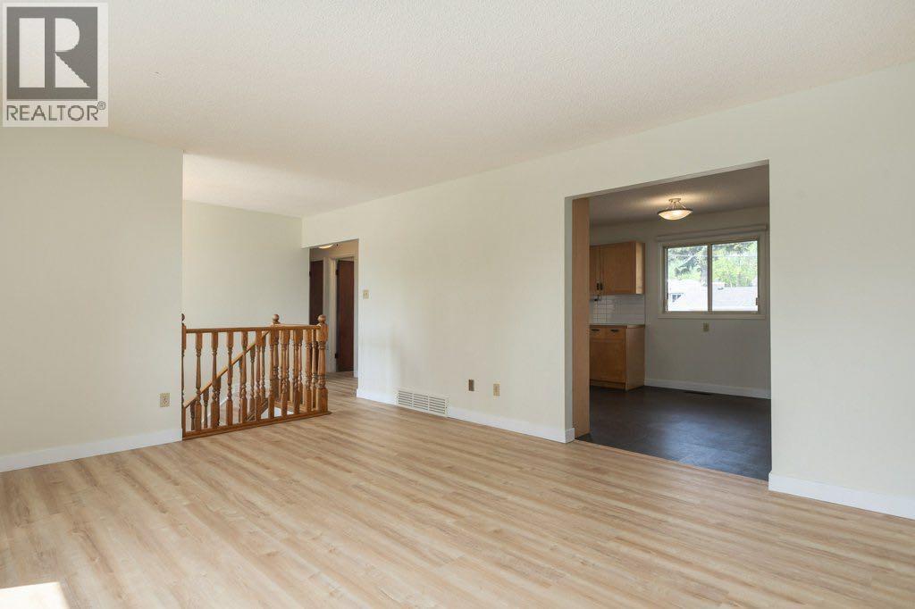 3447 Bonita Crescent Nw, Calgary, Alberta  T3B 1N8 - Photo 3 - A2310881
