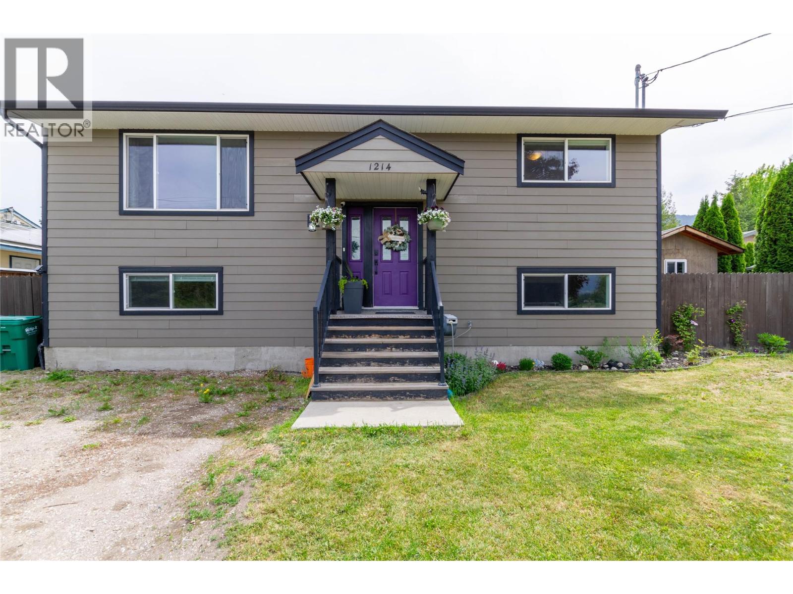 1214 Otter Lake Cross Road, Spallumcheen, British Columbia V4Y 0N8 - Photo 2 - 10389256