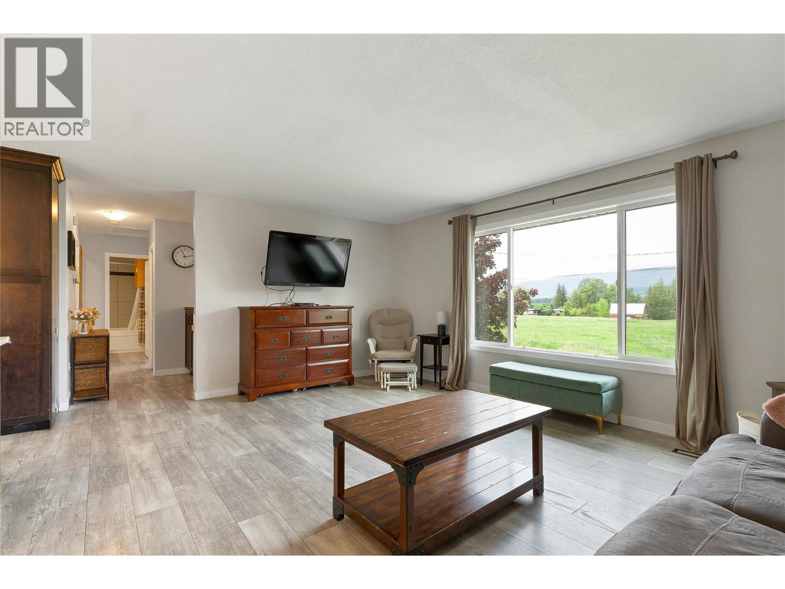 1214 Otter Lake Cross Road, Spallumcheen, British Columbia V4Y 0N8 - Photo 5 - 10389256
