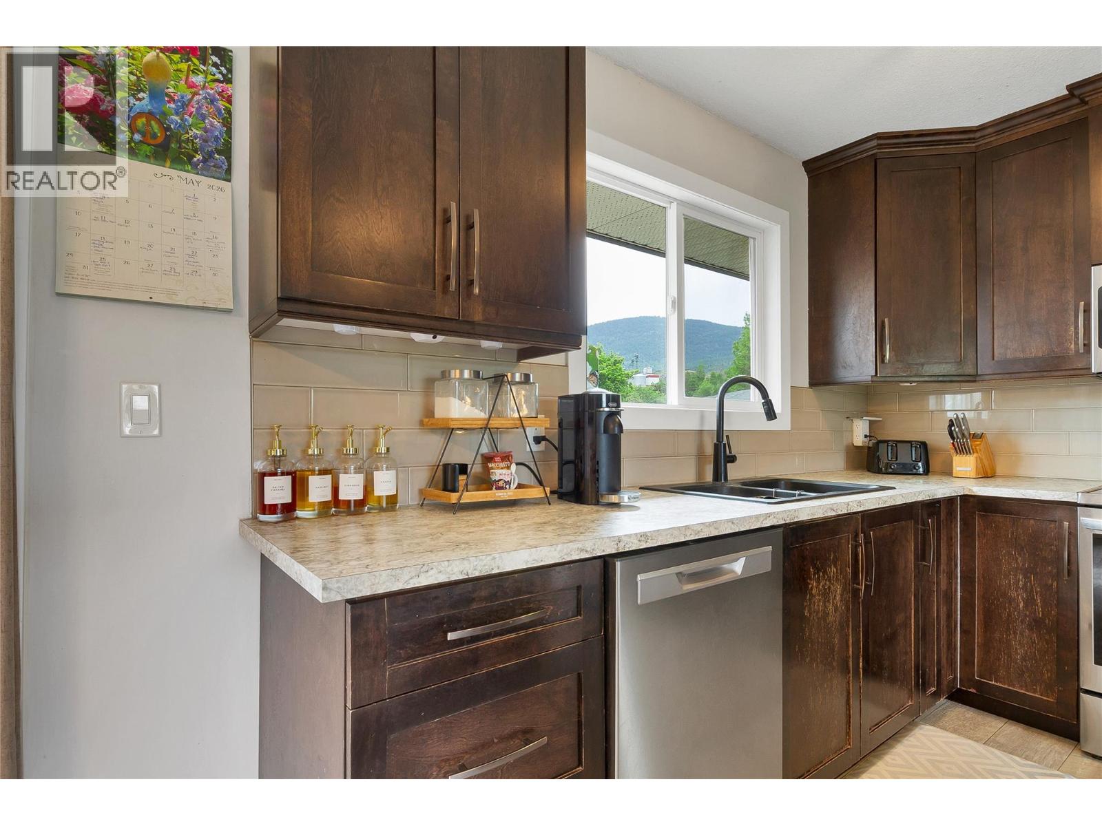 1214 Otter Lake Cross Road, Spallumcheen, British Columbia V4Y 0N8 - Photo 12 - 10389256