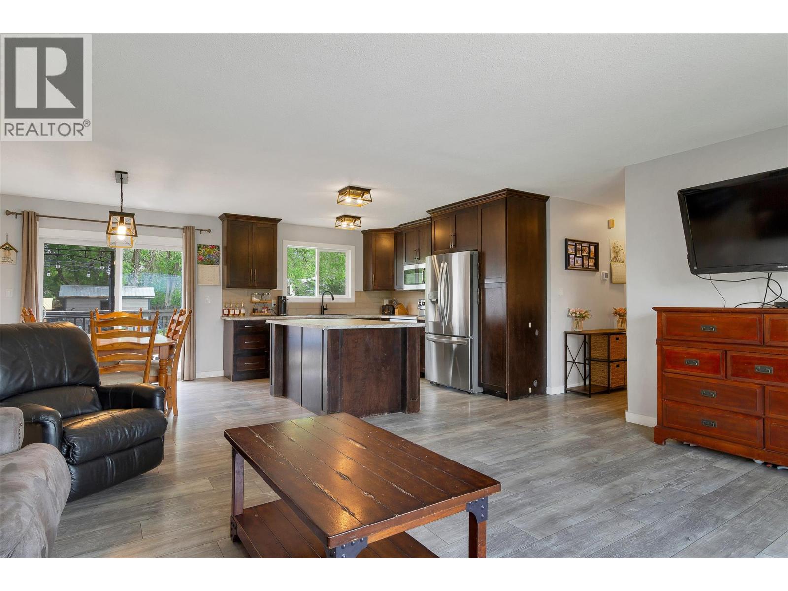 1214 Otter Lake Cross Road, Spallumcheen, British Columbia V4Y 0N8 - Photo 4 - 10389256