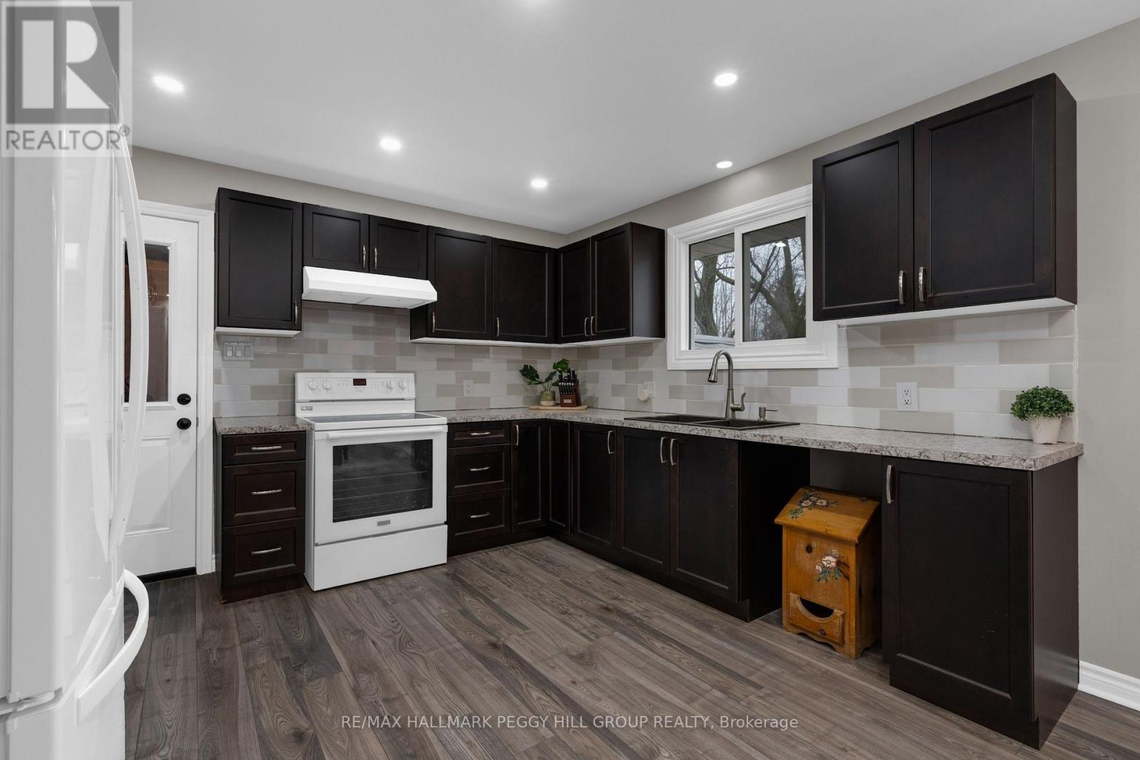 201 Dodson Road, Barrie, Ontario  L4N 4K2 - Photo 2 - S13150014