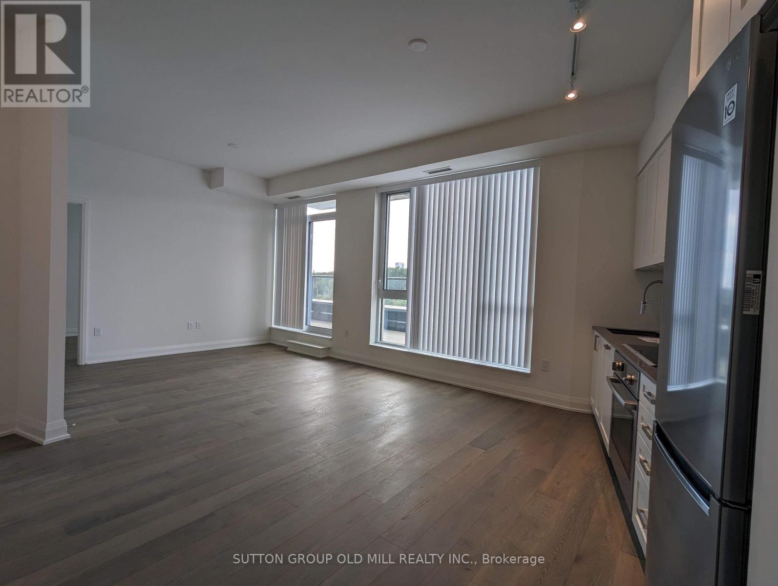 702 - 293 The Kingsway, Toronto, Ontario  M9A 0E8 - Photo 5 - W12993644