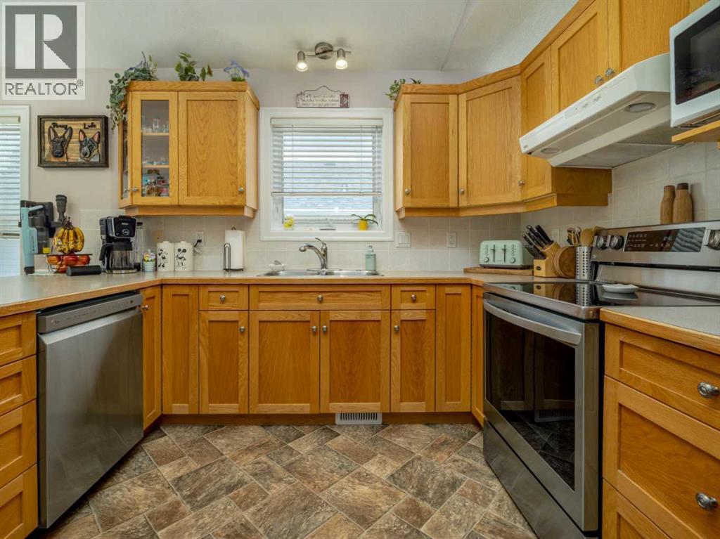 76 Blackfoot Crescent W, Lethbridge, Alberta  T1K 7P7 - Photo 8 - A2314861