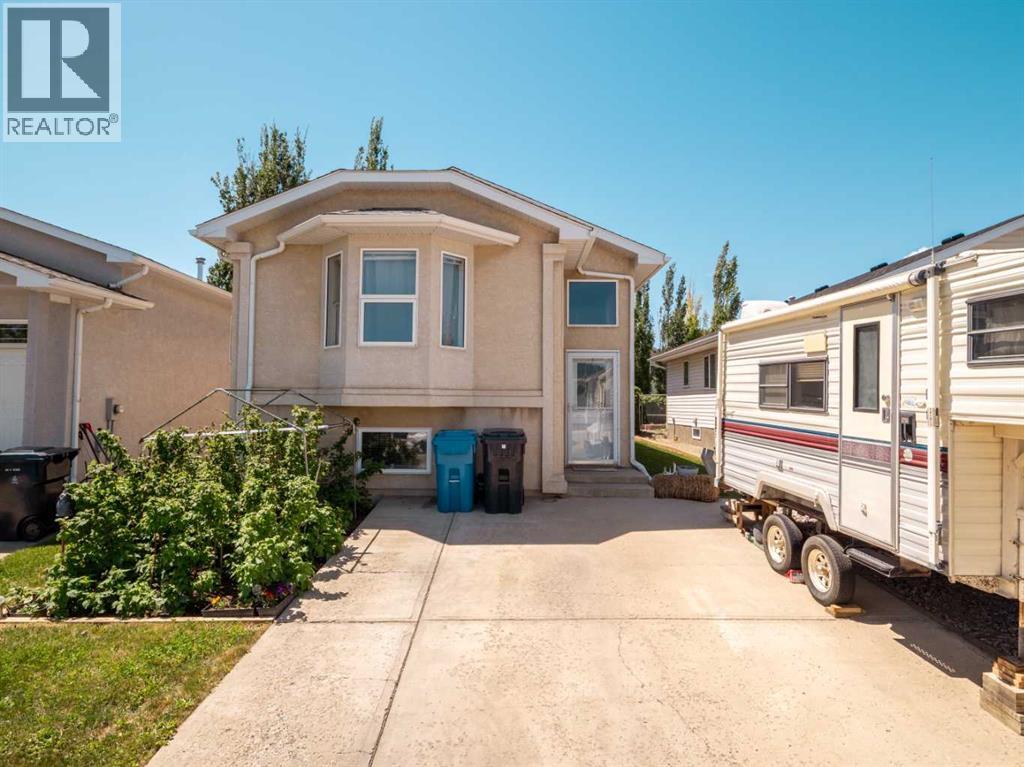 76 Blackfoot Crescent W, Lethbridge, Alberta  T1K 7P7 - Photo 1 - A2314861