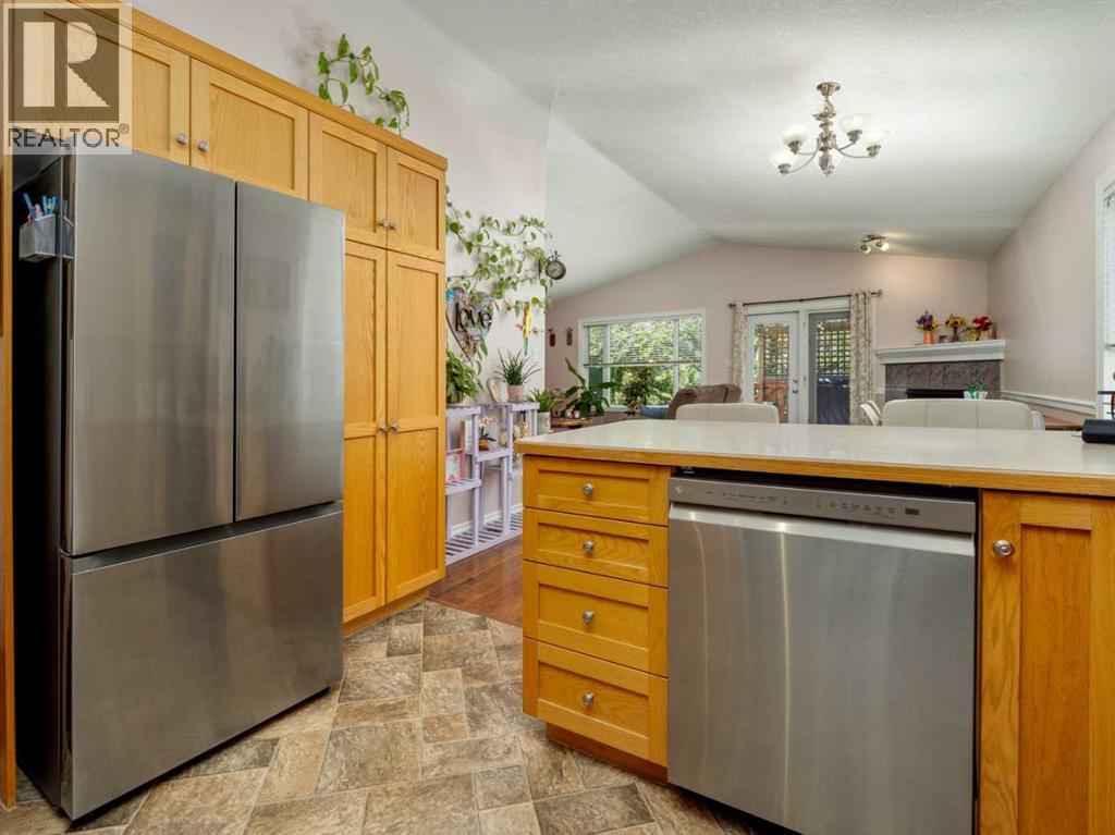 76 Blackfoot Crescent W, Lethbridge, Alberta  T1K 7P7 - Photo 11 - A2314861