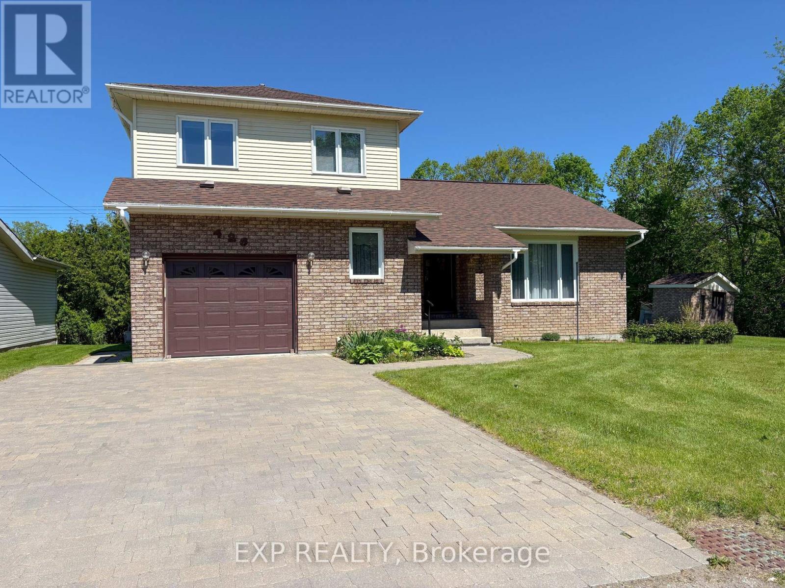 426 SIDNEY AVENUE, Renfrew, Ontario