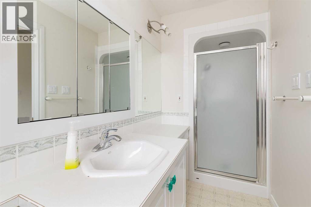 73 Fairmont Park Landing S, Lethbridge, Alberta  T1K 7L1 - Photo 26 - A2315327