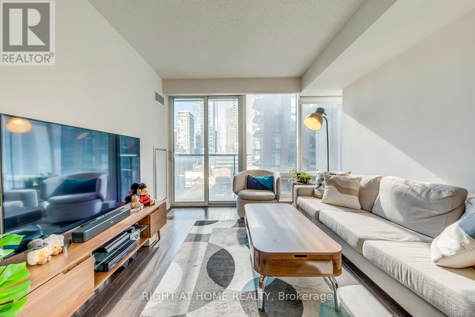 1306 - 295 Adelaide Street W, Toronto, Ontario  M5V 0L4 - Photo 15 - C13218584