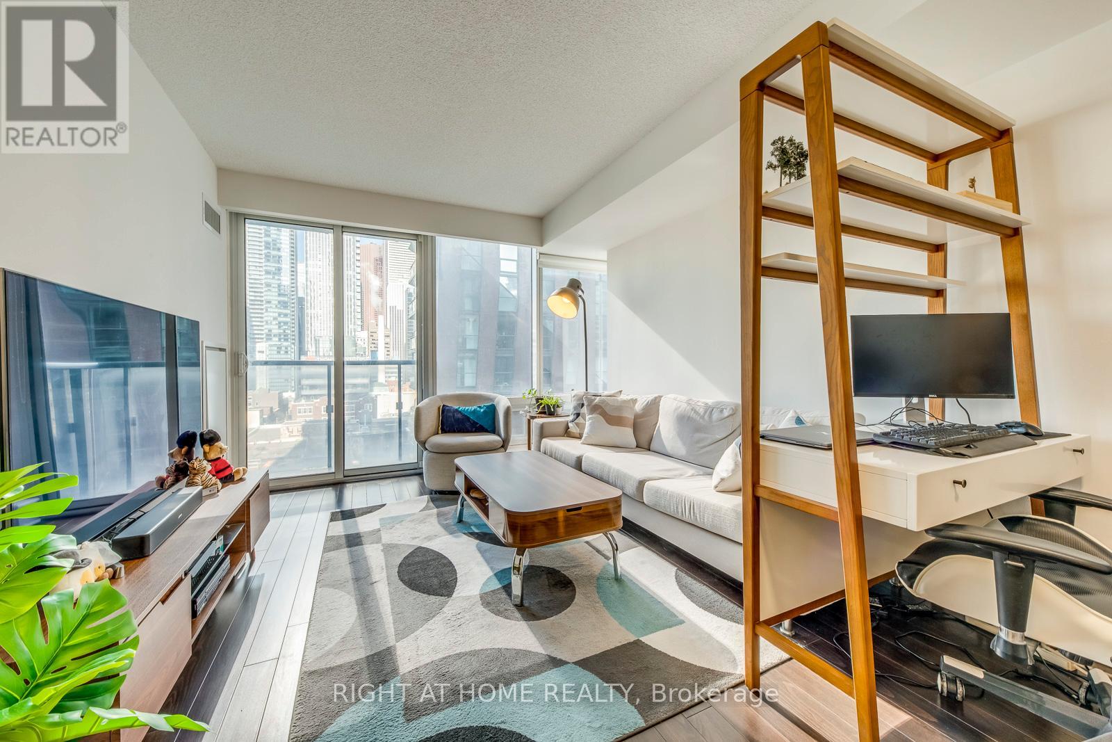 1306 - 295 Adelaide Street W, Toronto, Ontario  M5V 0L4 - Photo 16 - C13218584