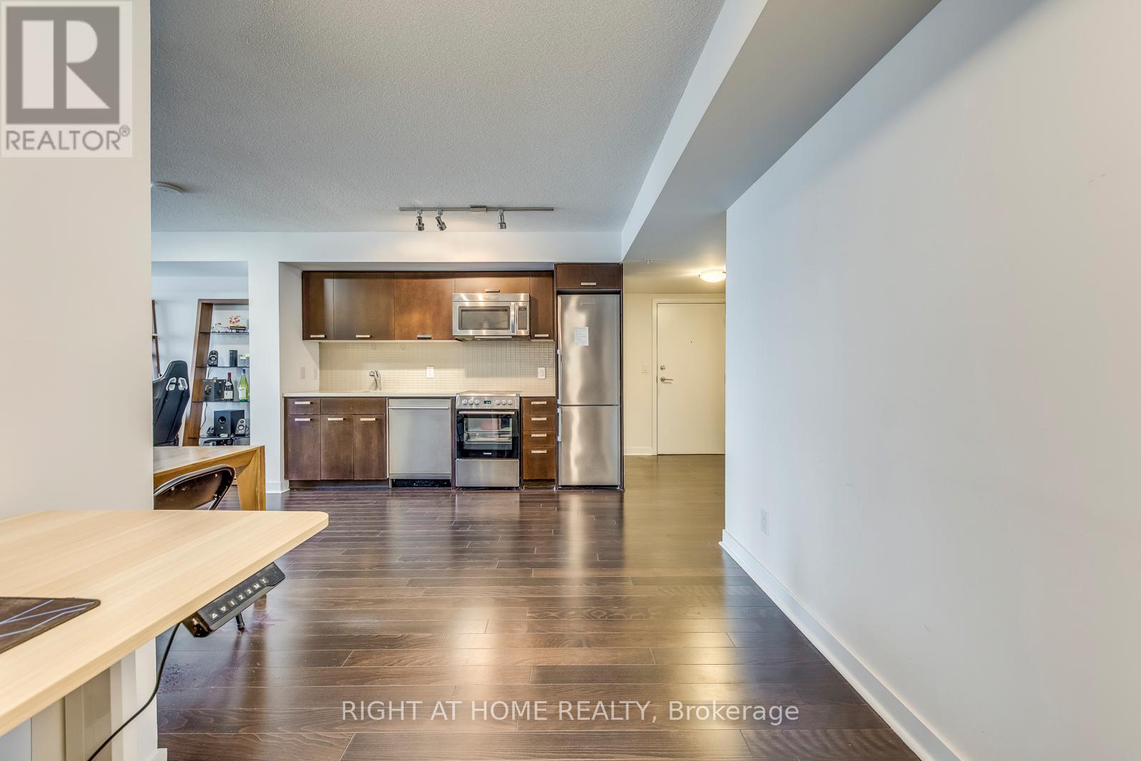 1306 - 295 Adelaide Street W, Toronto, Ontario  M5V 0L4 - Photo 21 - C13218584