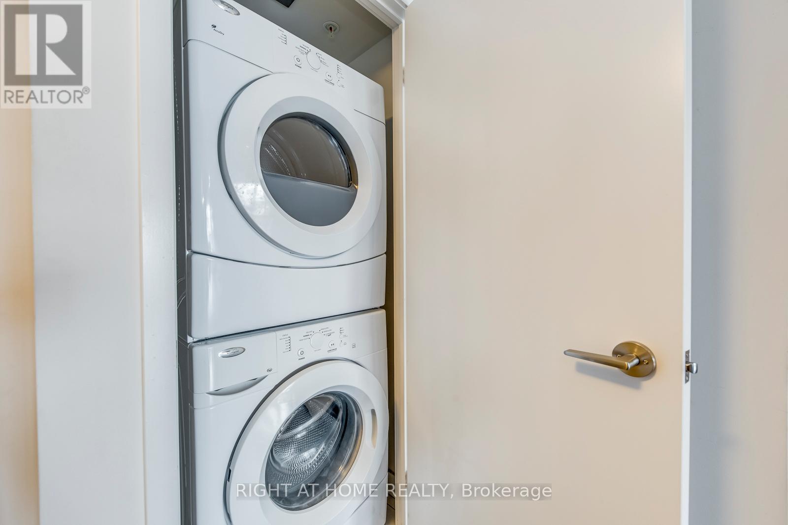 1306 - 295 Adelaide Street W, Toronto, Ontario  M5V 0L4 - Photo 25 - C13218584