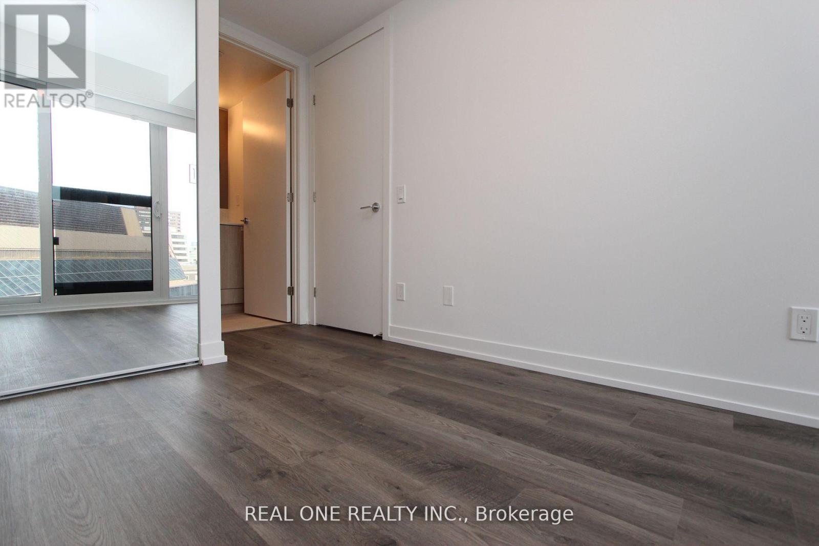 1006 - 771 Yonge Street, Toronto, Ontario  M4W 0B8 - Photo 5 - C13218592