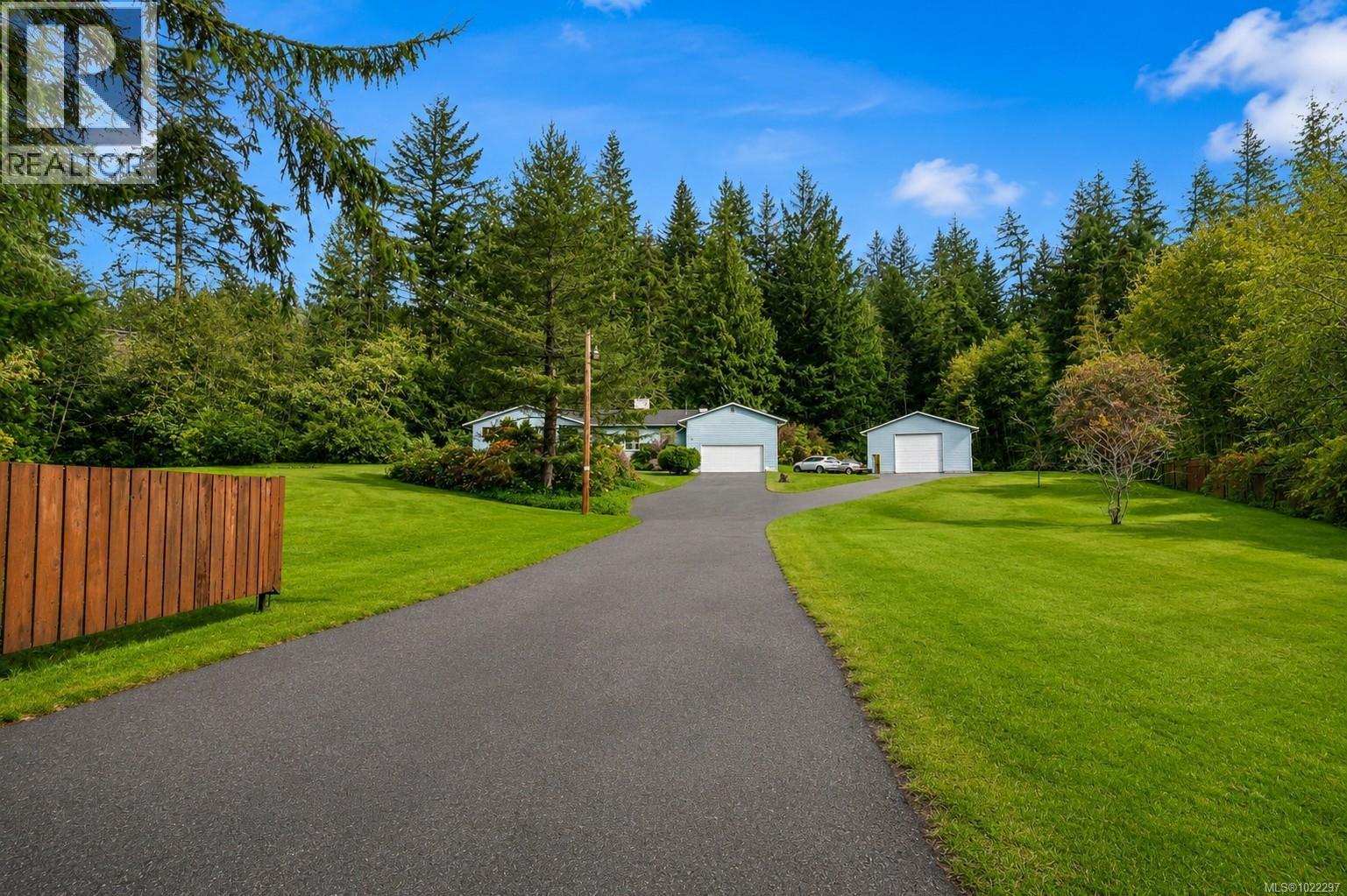 6513 Phantom Rd, Lantzville, British Columbia