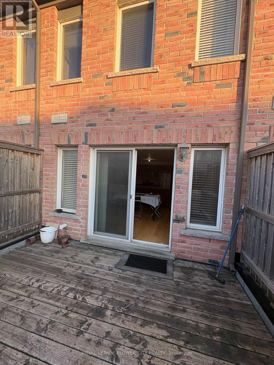 40 De Jong Street, Toronto, Ontario  M1P 0B9 - Photo 2 - E13218582