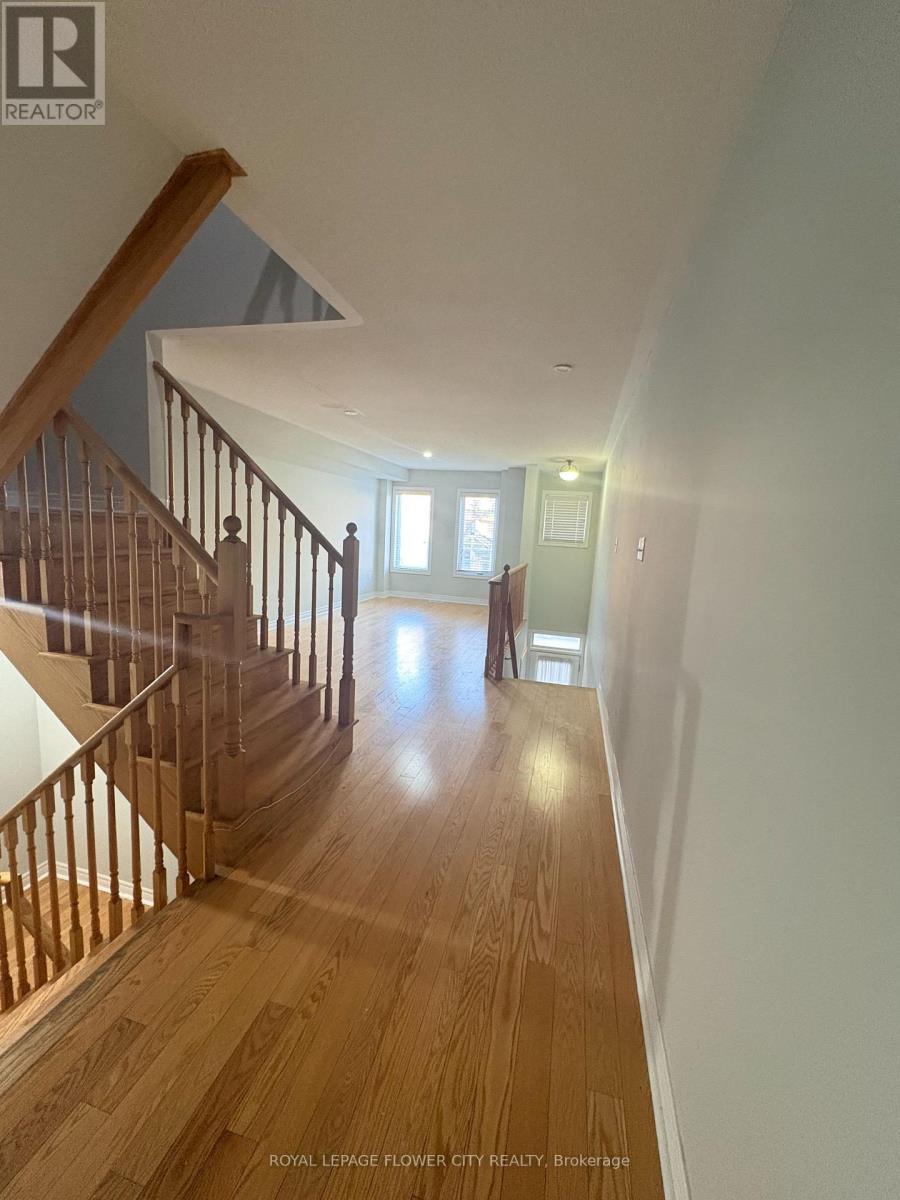 40 De Jong Street, Toronto, Ontario  M1P 0B9 - Photo 4 - E13218582