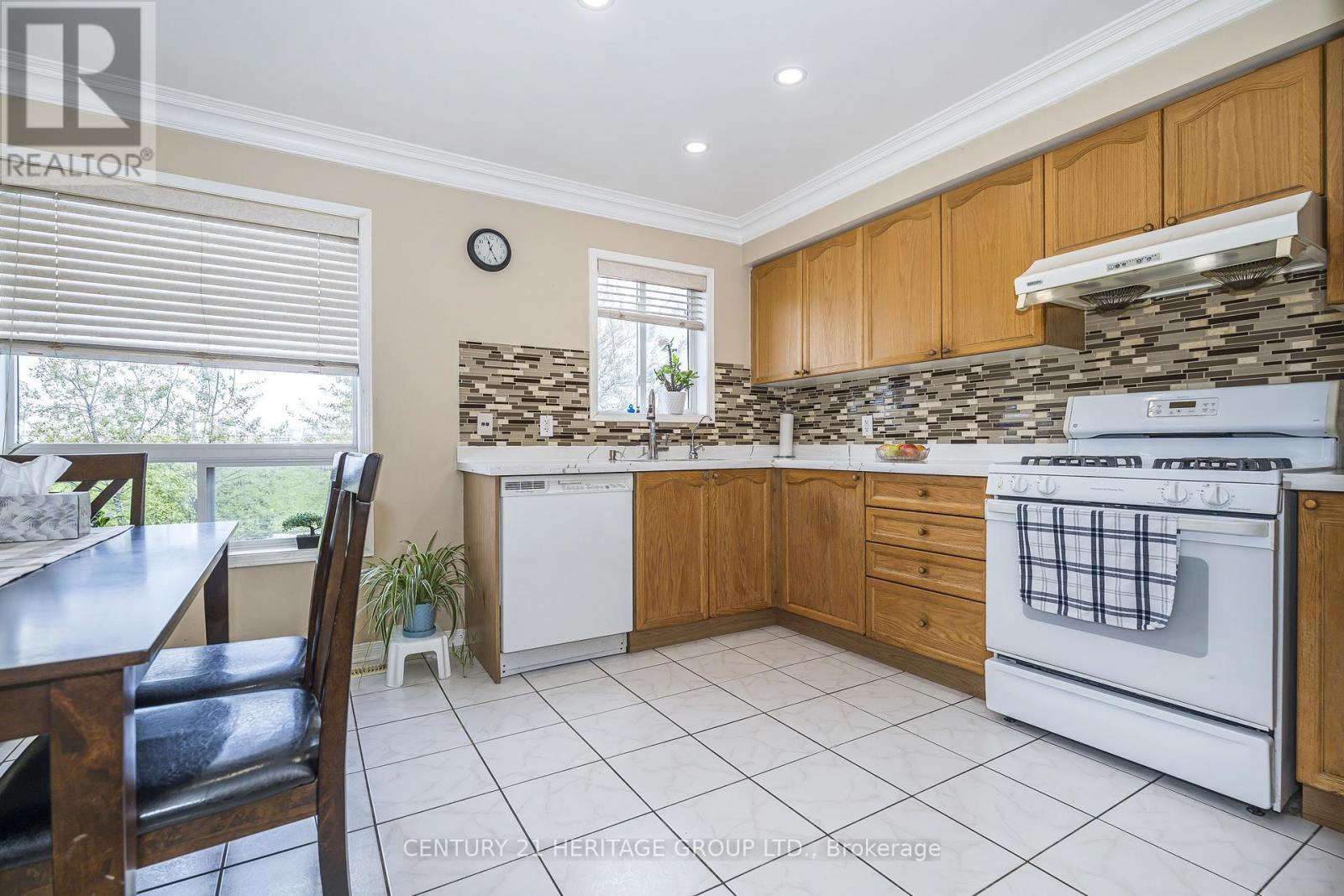164 Jenkinson Way, Toronto, Ontario  M1P 5H4 - Photo 16 - E13218598