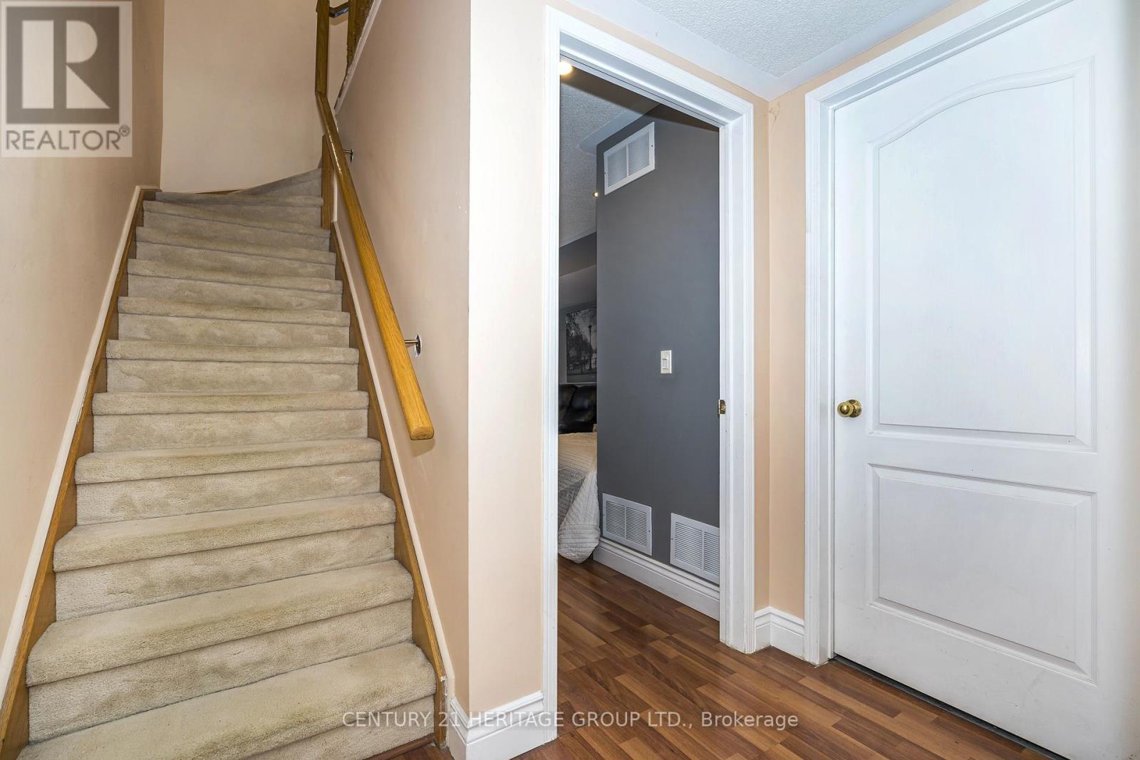 164 Jenkinson Way, Toronto, Ontario  M1P 5H4 - Photo 5 - E13218598
