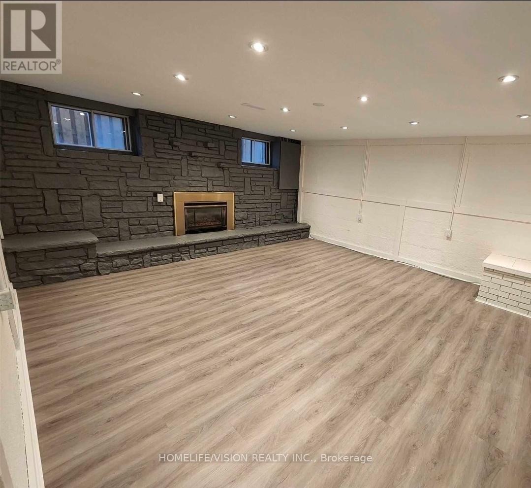 Bsmt - 271 Sussex Ave Avenue, Richmond Hill, Ontario  L4C 2G6 - Photo 2 - N13205338