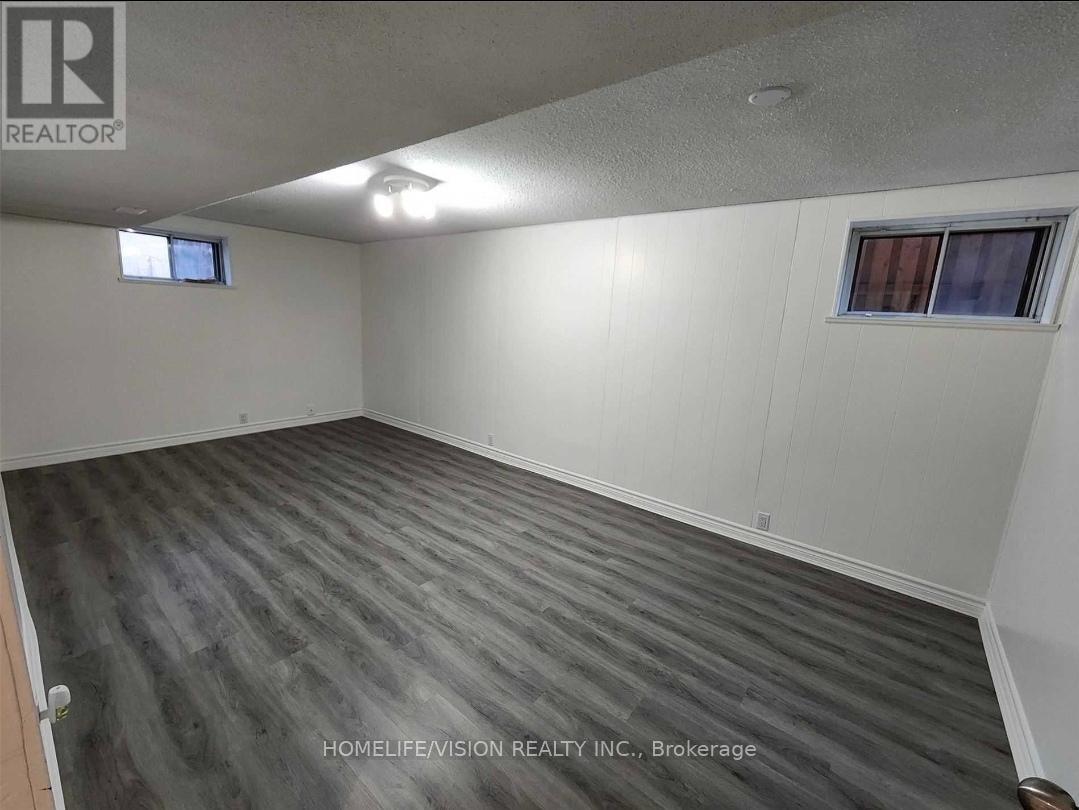 Bsmt - 271 Sussex Ave Avenue, Richmond Hill, Ontario  L4C 2G6 - Photo 3 - N13205338