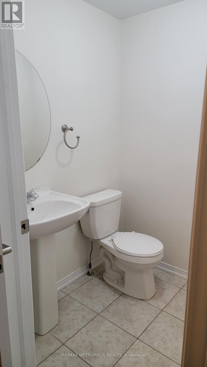 11 Valliere Drive, Markham, Ontario  L6C 0M7 - Photo 11 - N13218562