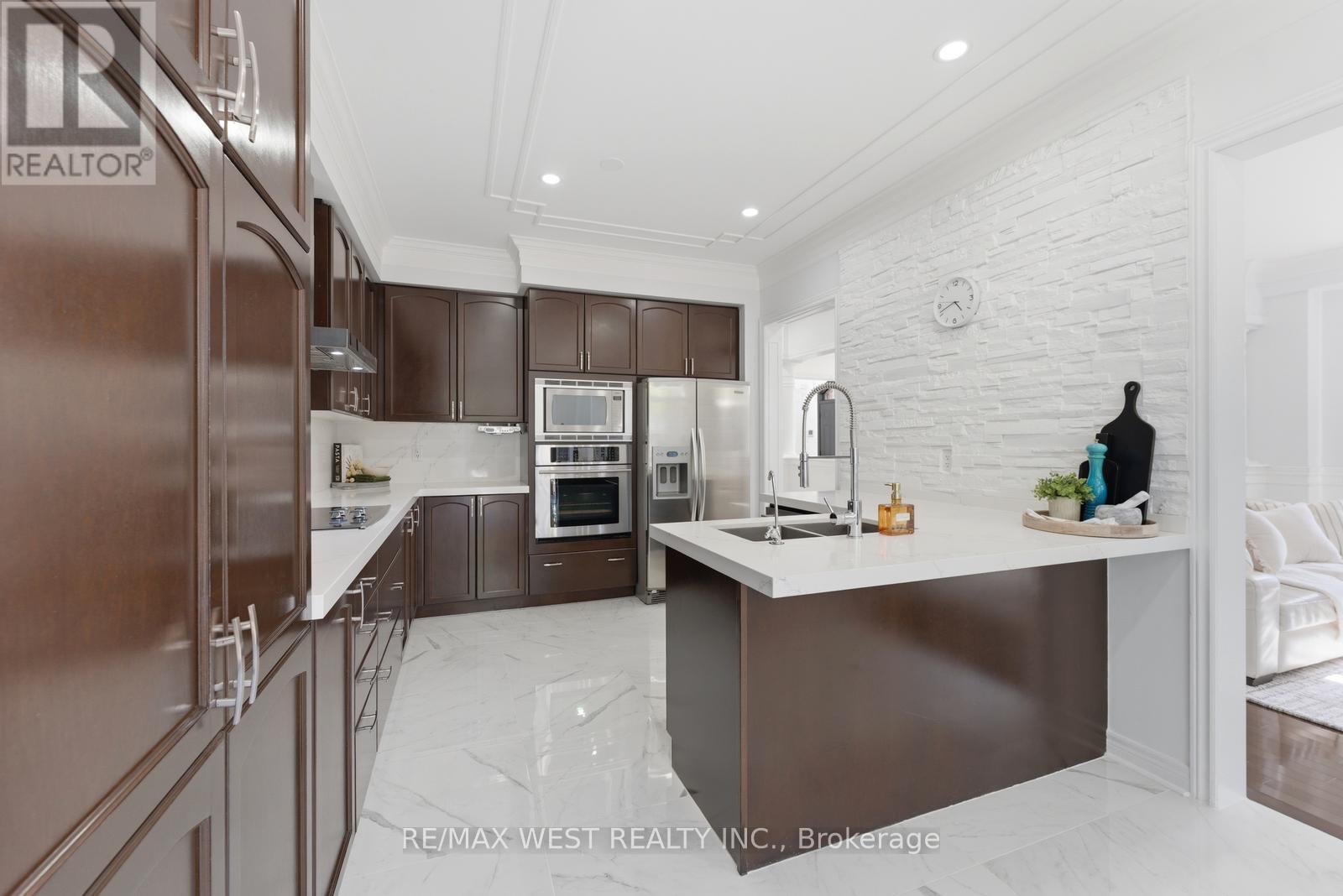127 Ozner Crescent, Vaughan, Ontario  L4H 0G1 - Photo 9 - N13218600