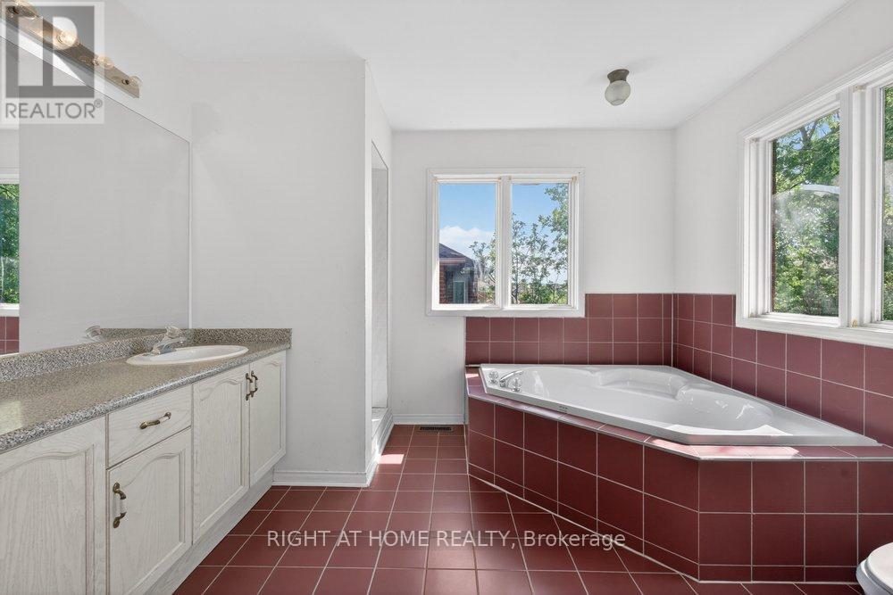 130 Eagleridge Drive, Brampton, Ontario  L6R 1E3 - Photo 15 - W13218576