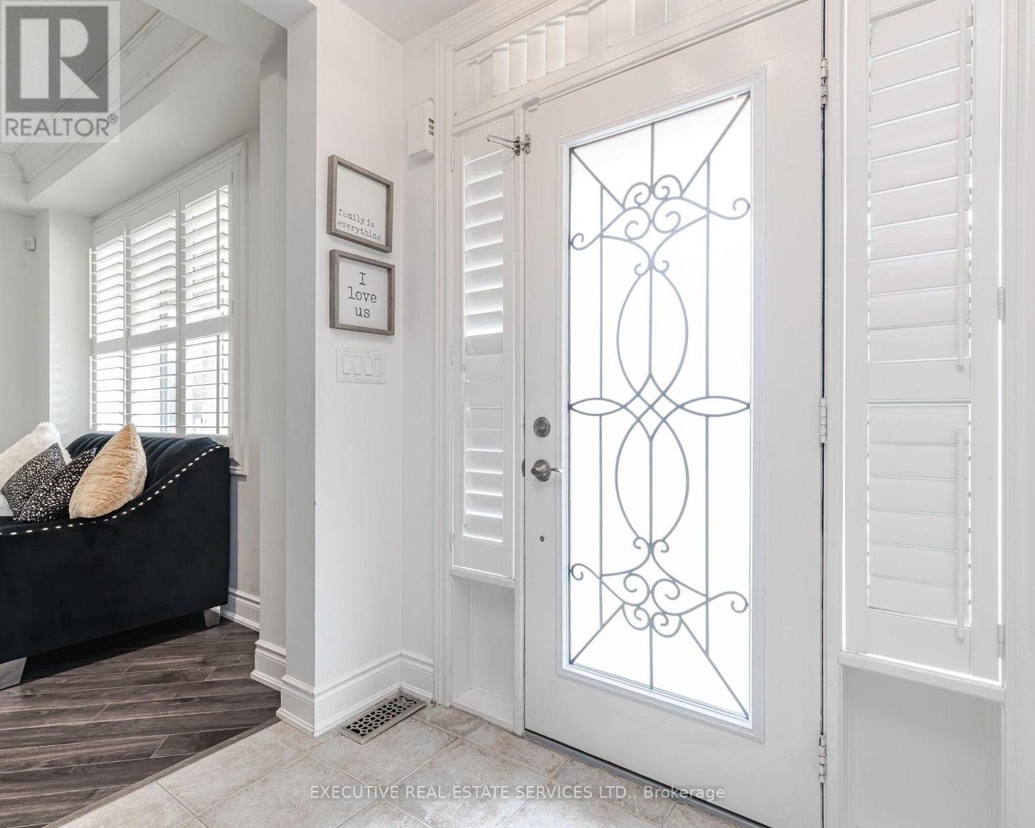 2 Nectarlane Avenue, Caledon, Ontario  L7C 3M8 - Photo 6 - W13218586