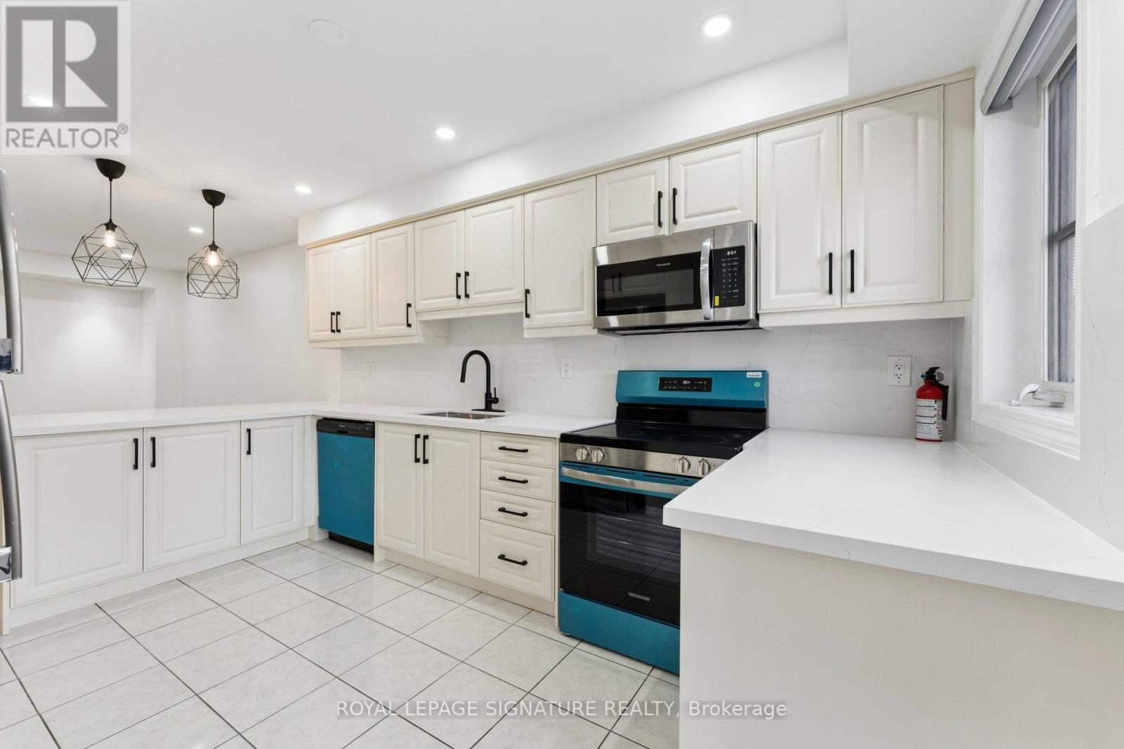 122 Baycliffe Crescent, Brampton, Ontario  L7A 3Y7 - Photo 16 - W13218612