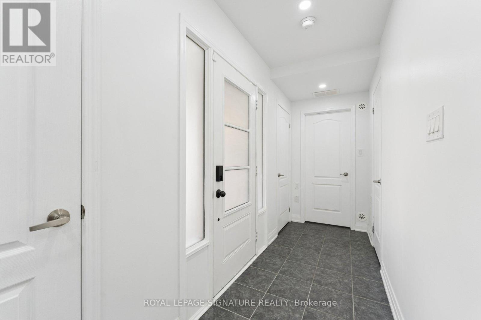 122 Baycliffe Crescent, Brampton, Ontario  L7A 3Y7 - Photo 8 - W13218612