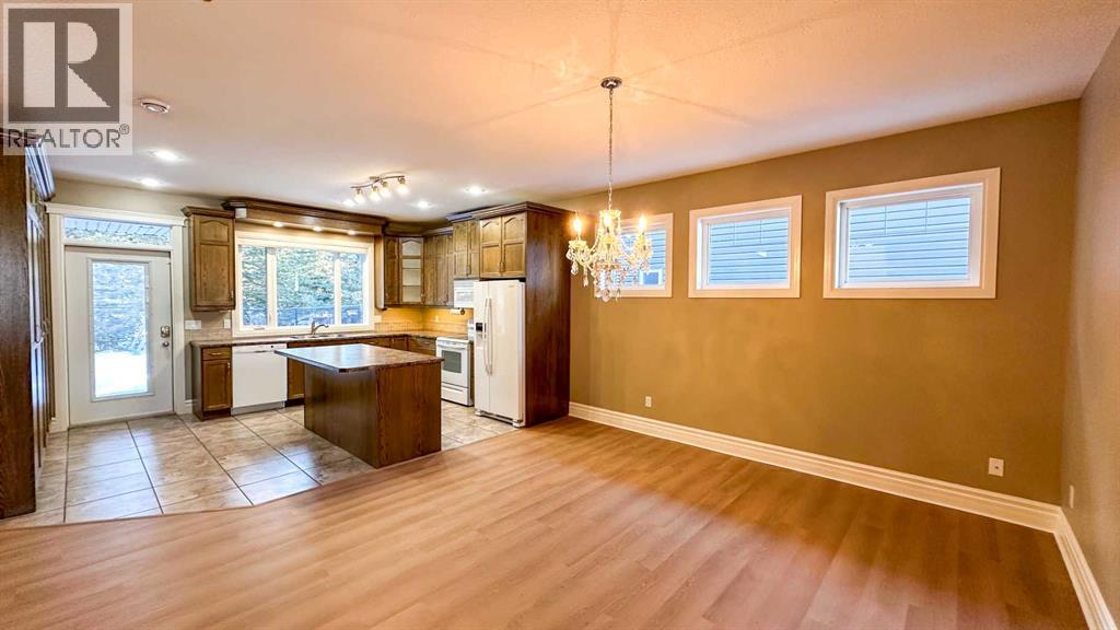 603 5 Street SW, Sundre, Alberta  T0M 1X0 - Photo 6 - A2283568