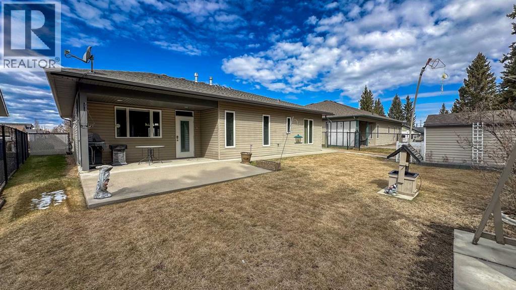 603 5 Street SW, Sundre, Alberta  T0M 1X0 - Photo 38 - A2283568