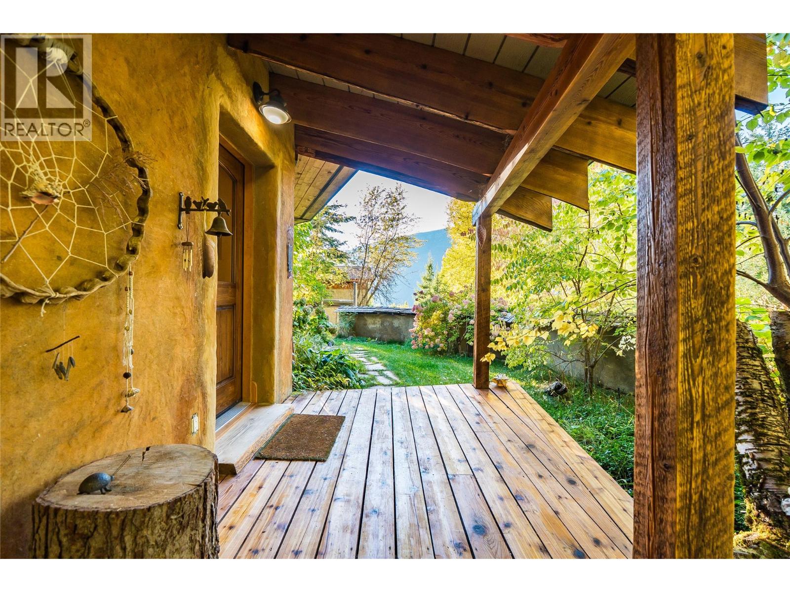 2129 Svoboda Road, Nelson, British Columbia  V1L 3V3 - Photo 11 - 10386644