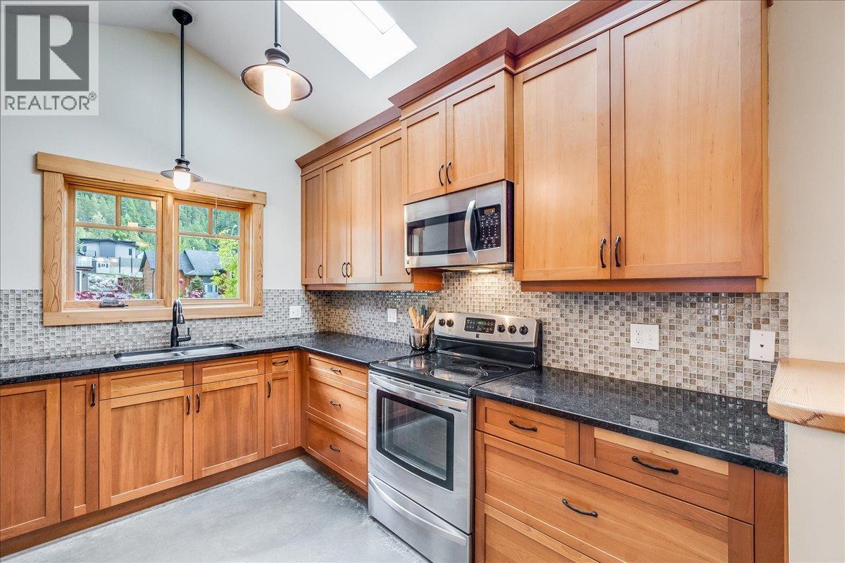 530 Foster Place, Nelson, British Columbia  V1L 7A9 - Photo 25 - 10389170