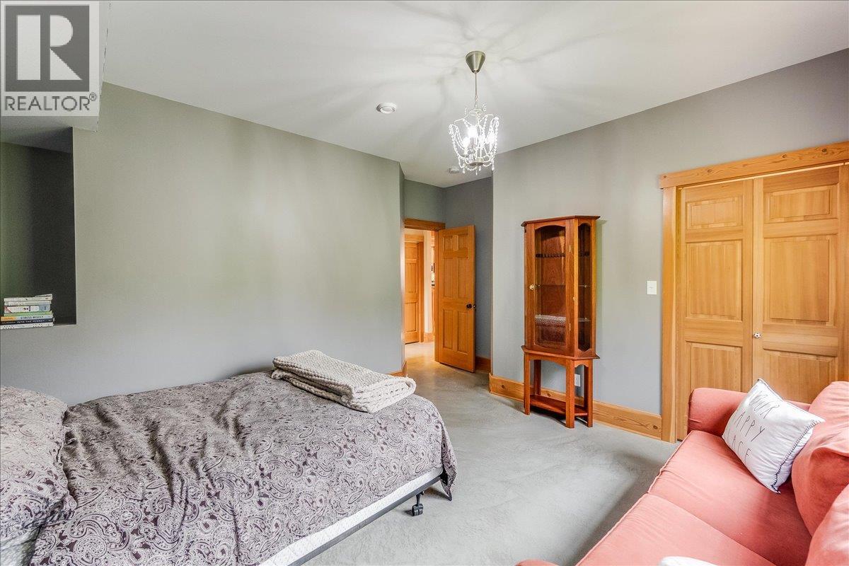 530 Foster Place, Nelson, British Columbia  V1L 7A9 - Photo 50 - 10389170