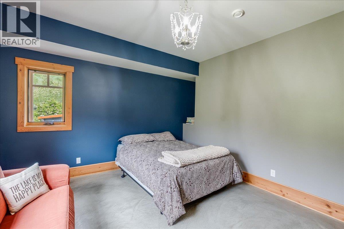 530 Foster Place, Nelson, British Columbia  V1L 7A9 - Photo 49 - 10389170