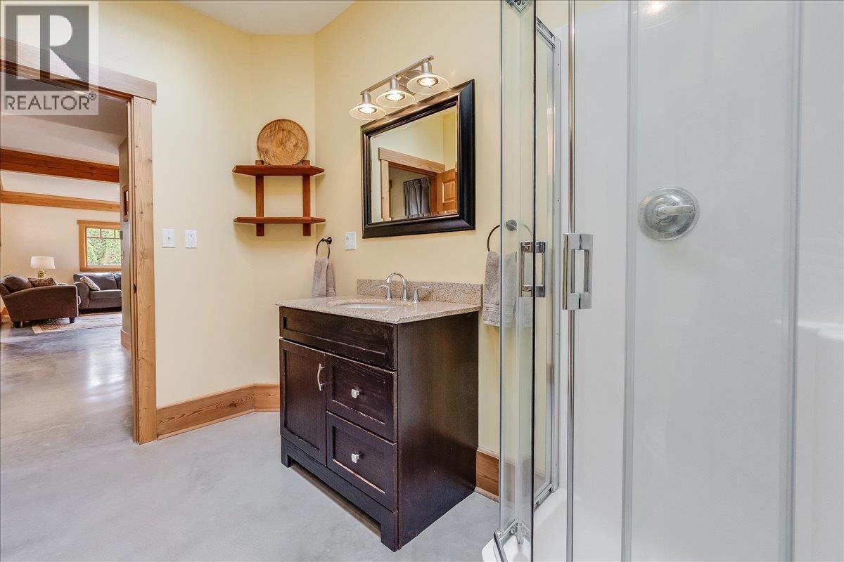530 Foster Place, Nelson, British Columbia  V1L 7A9 - Photo 51 - 10389170
