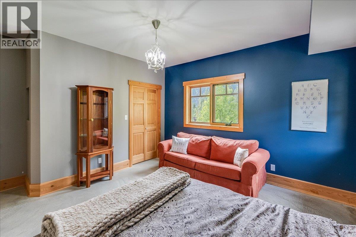 530 Foster Place, Nelson, British Columbia  V1L 7A9 - Photo 48 - 10389170