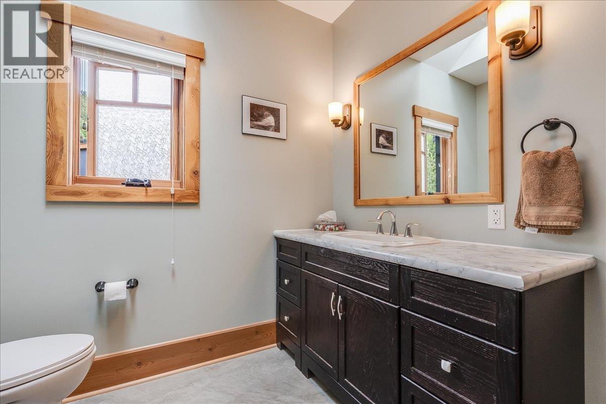 530 Foster Place, Nelson, British Columbia  V1L 7A9 - Photo 60 - 10389170