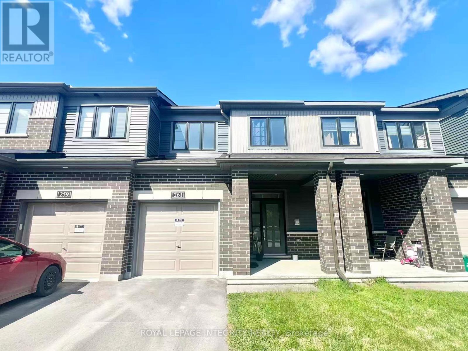 261 Elsie Macgill Walk, Ottawa, Ontario K2W 0L4 - Photo 2 - X13207388