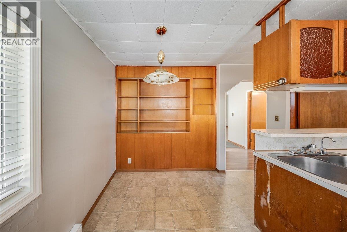 1338 Third Avenue, Trail, British Columbia  V1R 1P4 - Photo 27 - 10389509