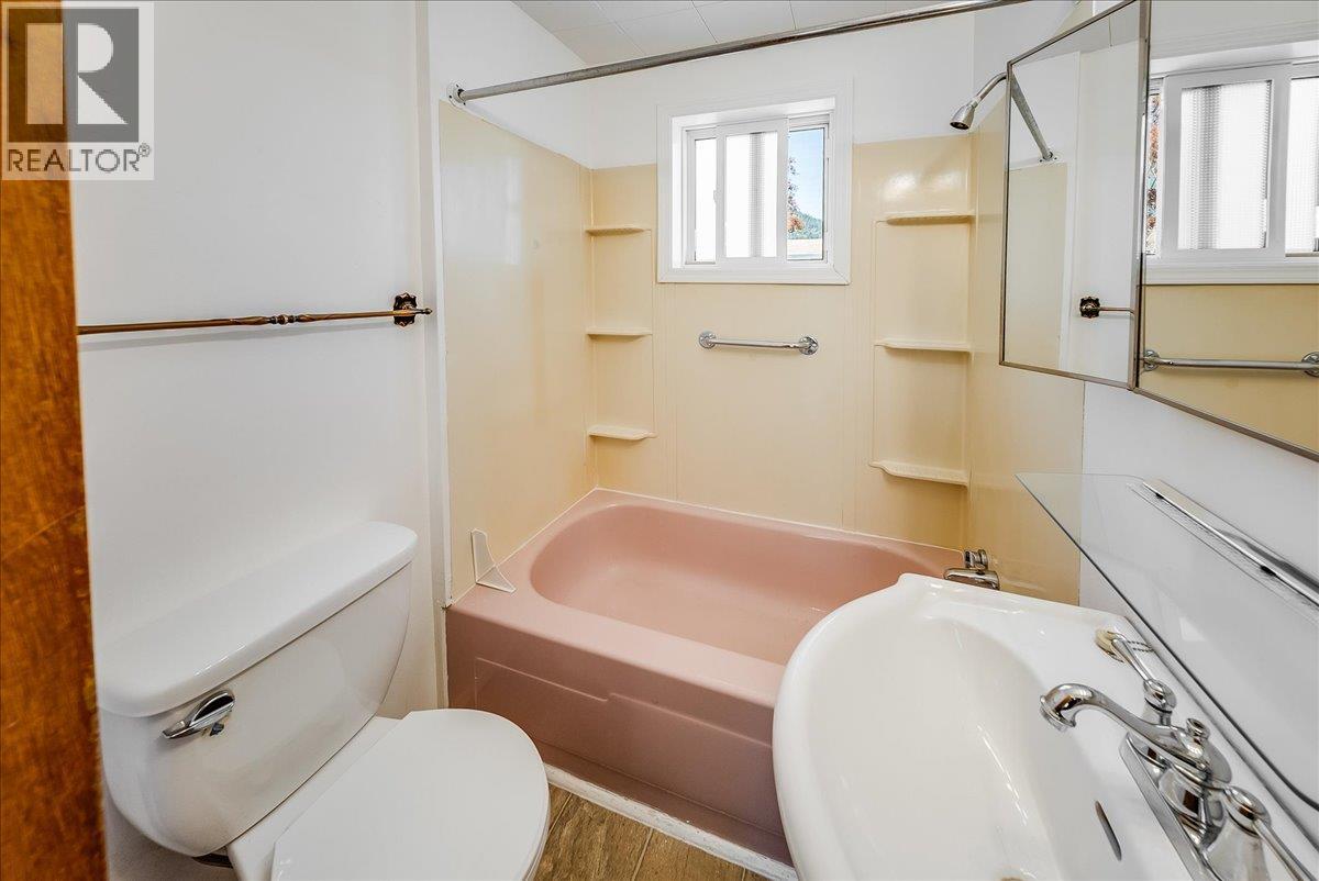 1338 Third Avenue, Trail, British Columbia  V1R 1P4 - Photo 30 - 10389509