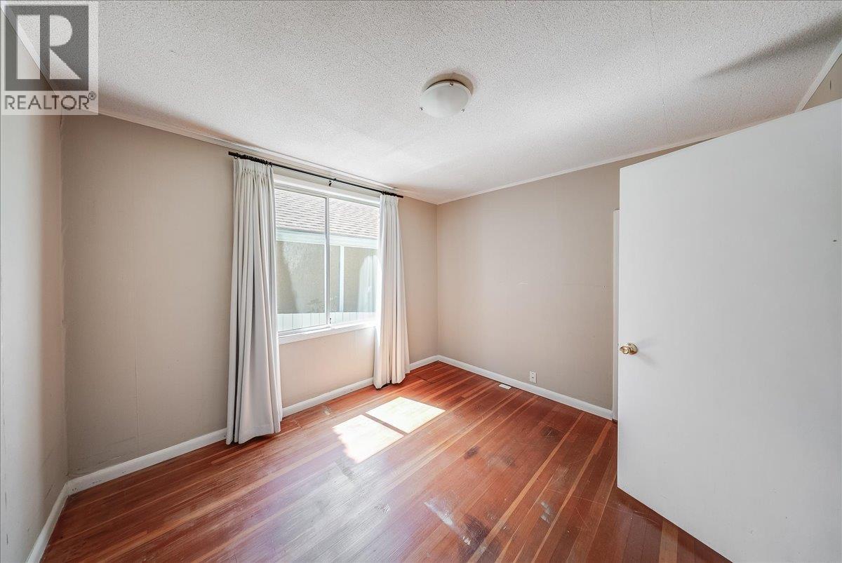 1338 Third Avenue, Trail, British Columbia  V1R 1P4 - Photo 7 - 10389509