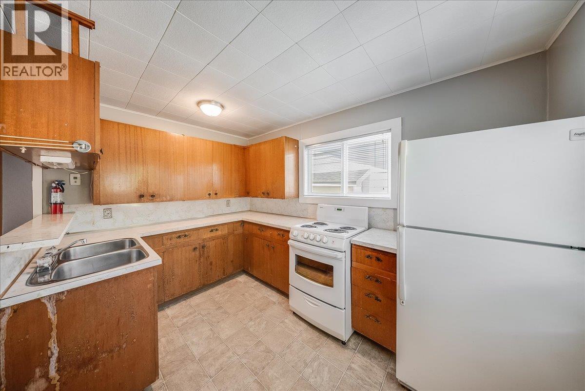 1338 Third Avenue, Trail, British Columbia  V1R 1P4 - Photo 23 - 10389509