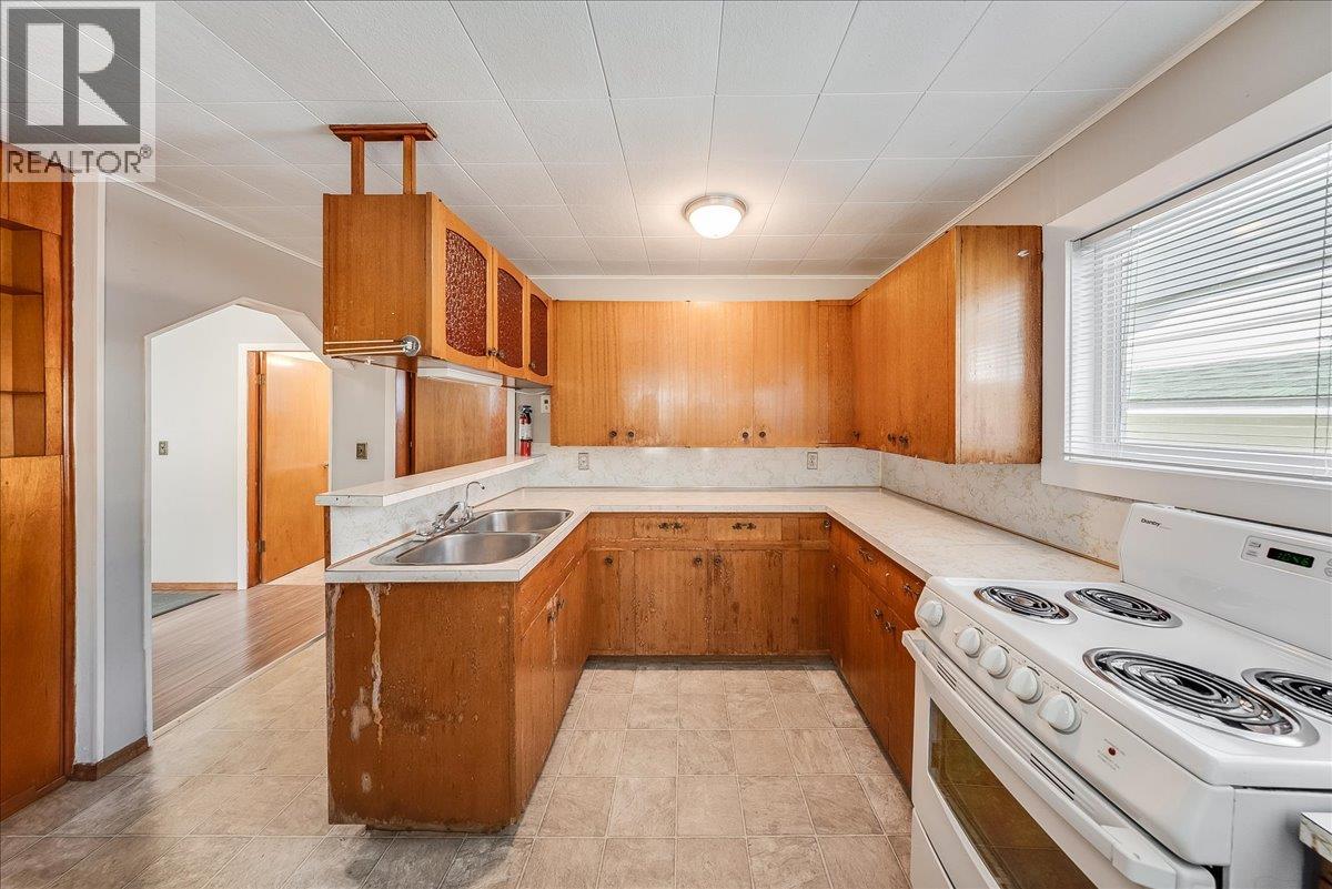 1338 Third Avenue, Trail, British Columbia  V1R 1P4 - Photo 25 - 10389509