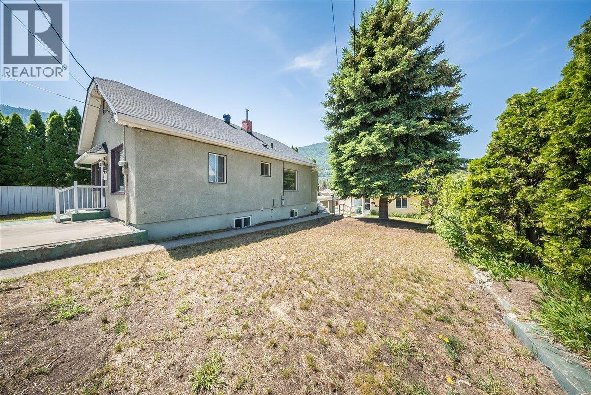 1338 Third Avenue, Trail, British Columbia  V1R 1P4 - Photo 37 - 10389509