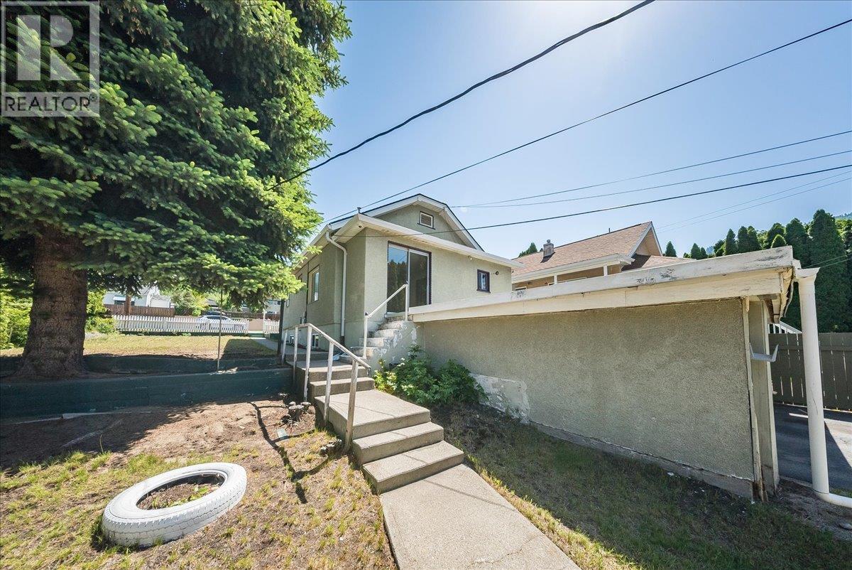 1338 Third Avenue, Trail, British Columbia  V1R 1P4 - Photo 38 - 10389509