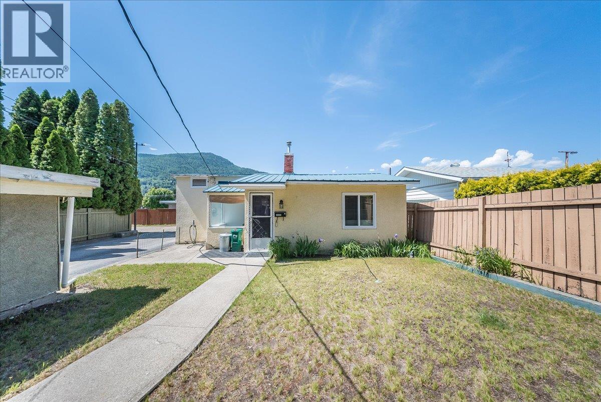1338 Third Avenue, Trail, British Columbia  V1R 1P4 - Photo 40 - 10389509