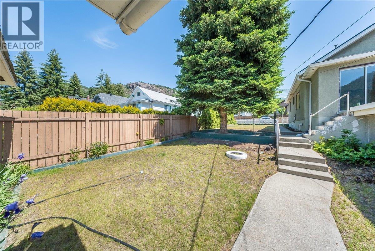 1338 Third Avenue, Trail, British Columbia  V1R 1P4 - Photo 42 - 10389509