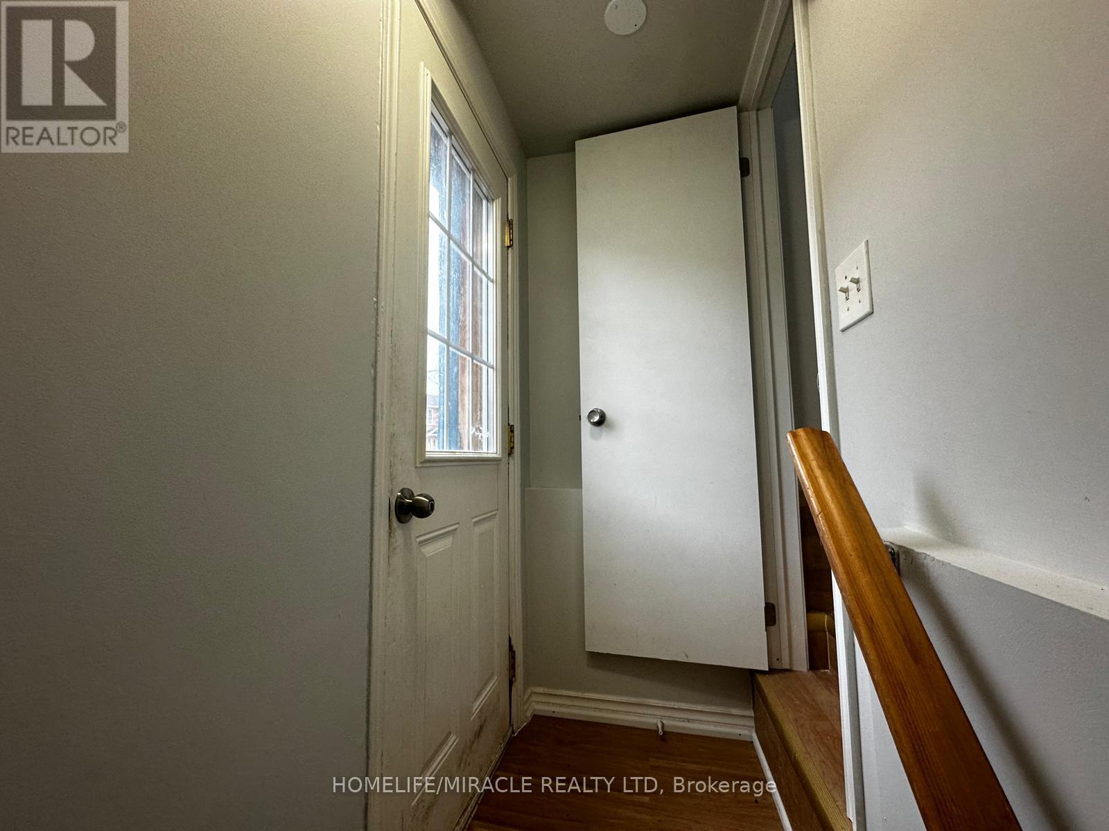 Entire House - 33 Jeavons Avenue, Toronto, Ontario  M1K 1S9 - Photo 25 - E13058570